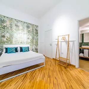 Starguest Dante , Naples Italy